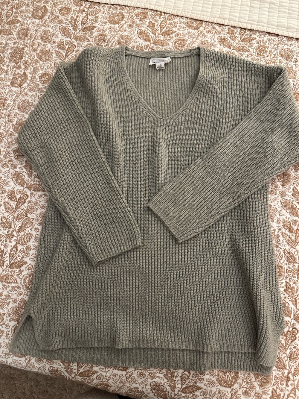 V-Neck Ribbed Sweater in Grey - Women